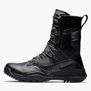 NWOB Nike Men's SFB Field 2 8'' Tactical Boots, Black/Black 7